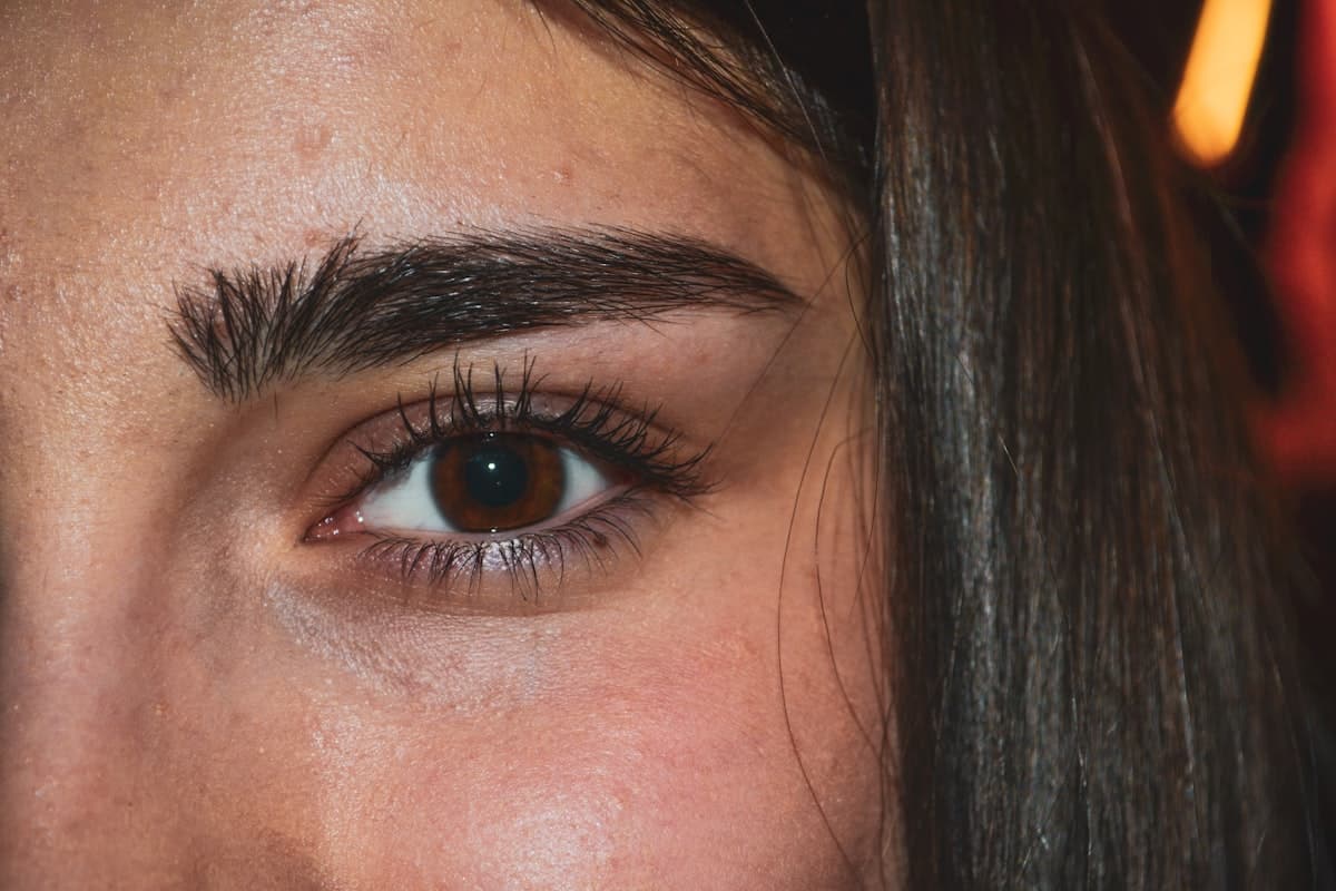 Defined brows and lashes after a combined lift and lamination