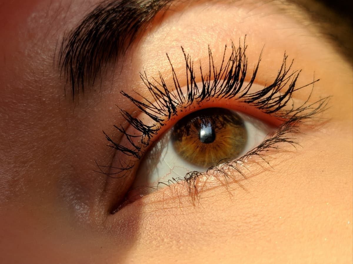 Close-up of naturally lifted, curled lashes after a lash lift